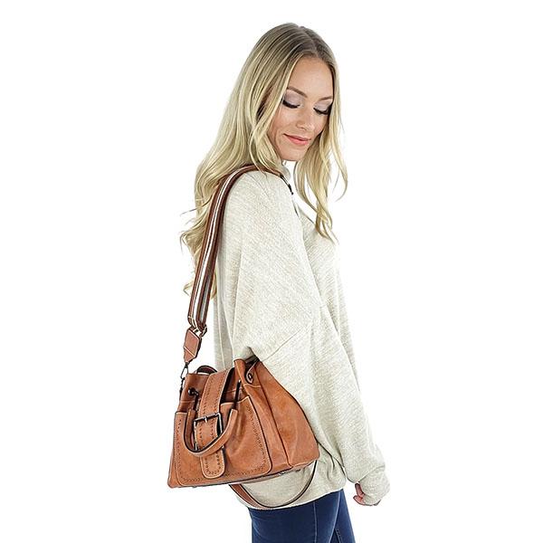 Brown leather shoulder bag with buckle