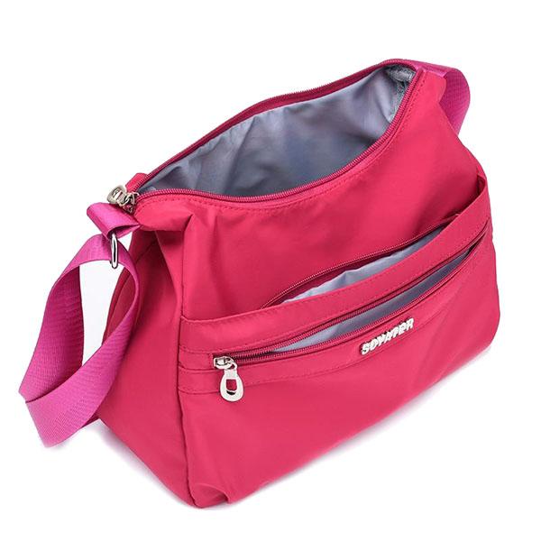 Lightweight handbag with lot of pocket