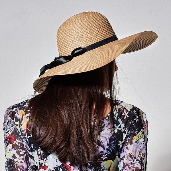 Natural wide brim straw hat for womens